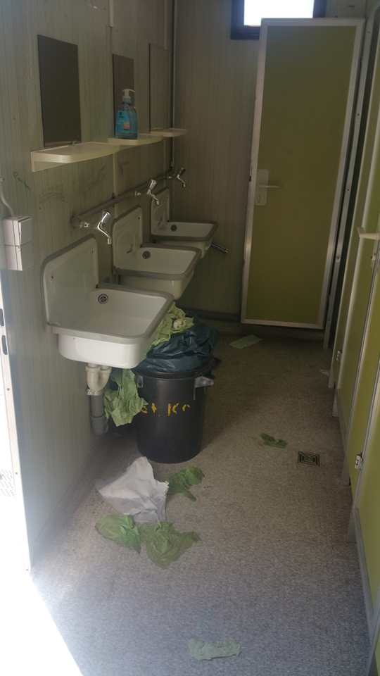 Sanitärcontainer 2 vorher